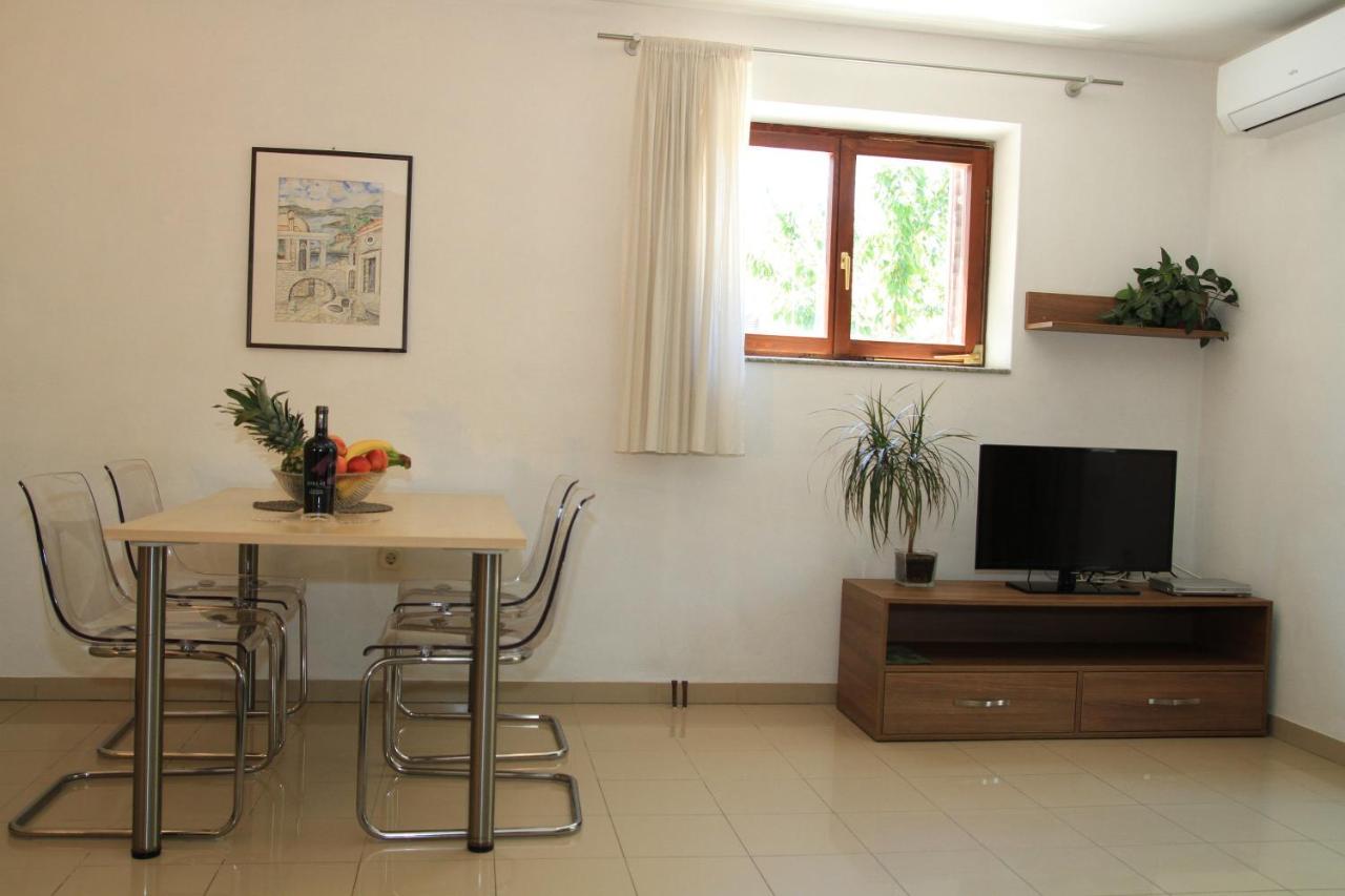 Holiday Apartment Rokov 扎达尔 外观 照片